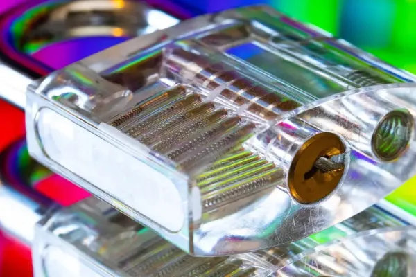 Кража личных данных или антивирус: что выбрать первым