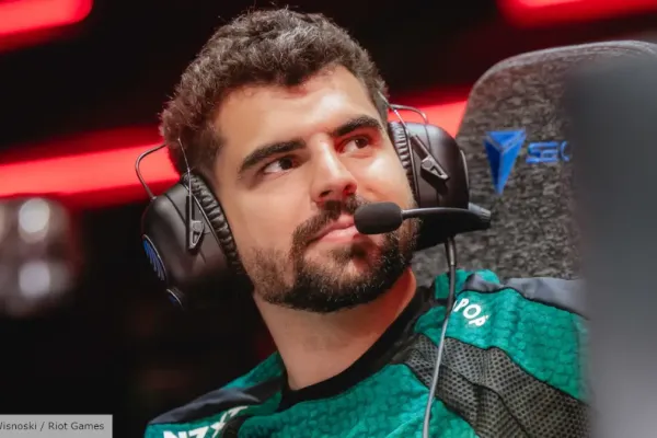 Bwipo приостановлен в FlyQuest после скандального стрима