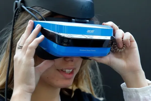 Инженер Xbox оживляет гарнитуры Windows Mixed Reality с Oasis