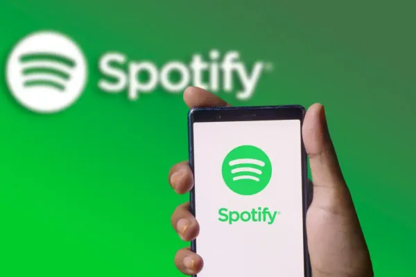 Spotify внедряет встроенный мессенджер для пользователей