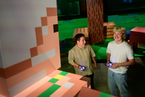 Minecraft продал более 300 млн копий, запускает новое мероприятие в Далласе