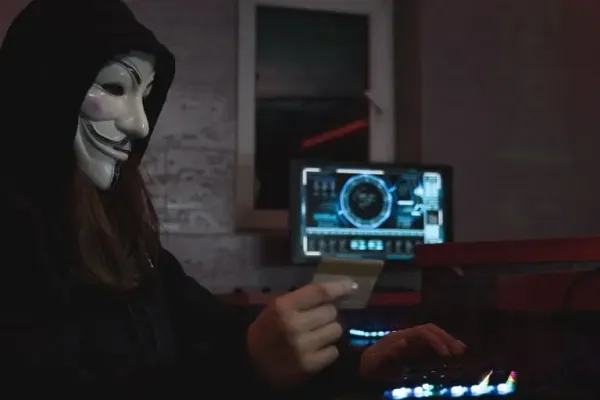 Инфостилер: киберугрозы для банковских карт и паролей