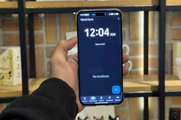 Google Clock восстанавливает старый фон в версии 8.3