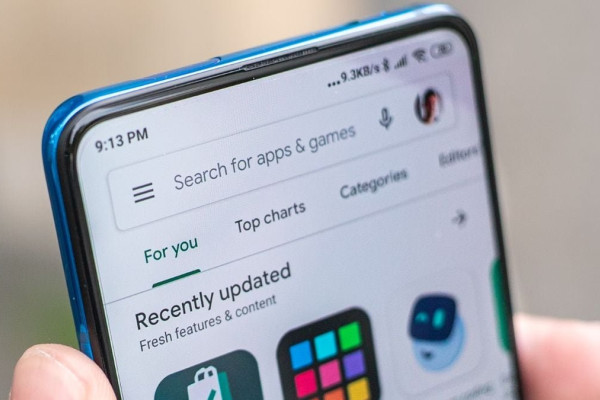 Google Play Store увеличивает лимит одновременных загрузок до трех приложений