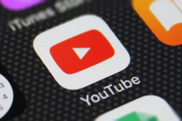 YouTube тестирует функцию обмена личными сообщениями