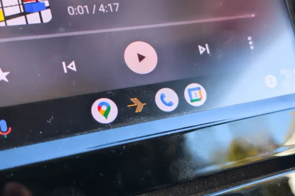 Android Auto добавит функцию прокрутки музыкальных карт