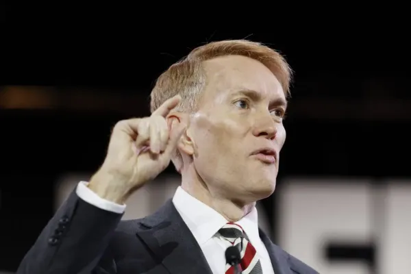 WeChat может быть заблокирован в США из-за угрозы безопасности