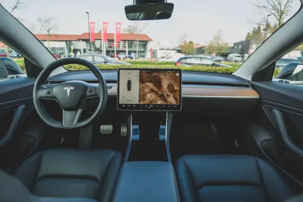 Tesla улучшает работу приложения для Android