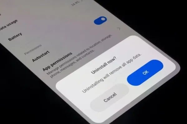 Для защиты конфиденциальности удалите приложение SafetyCore
