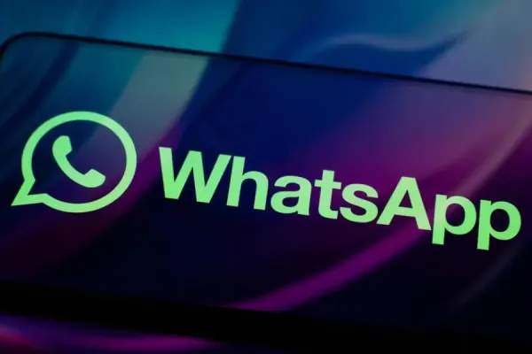 WhatsApp модернизирован с новым прозрачным интерфейсом