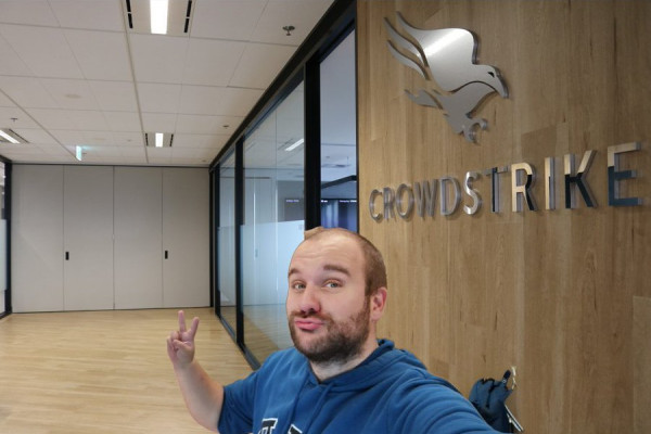 Вирусное фото вызвало ажиотаж, но оказалось шуткой сатирика