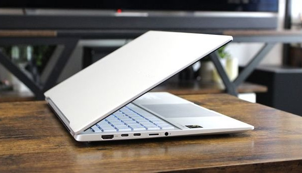 Исследование: пассивное курение дома связано с проблемами поведения детей