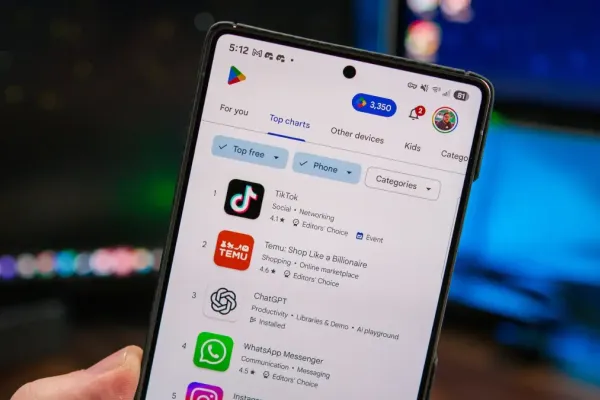 Удаление обновлений системных приложений из Play Store прекращено