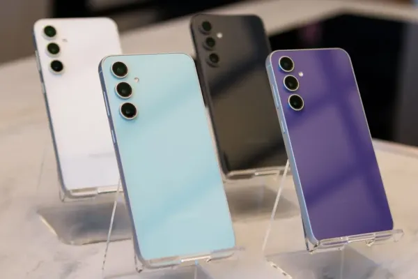 S23 FE получает обновление One UI 8 в США