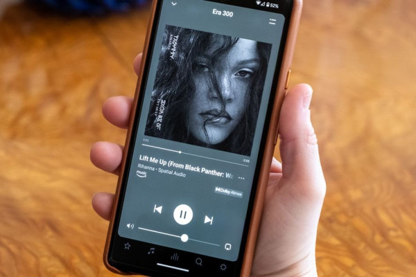 Генеральный директор Sonos приостанавливает выпуск новых продуктов из-за проблем с приложением