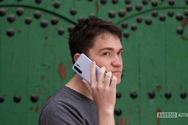 Google внедряет AI для защиты от мошеннических звонков в приложении Phone