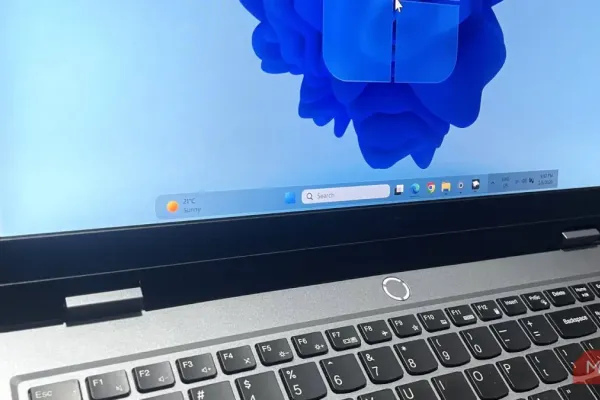 Windhawk улучшает внешний вид панели задач Windows 11