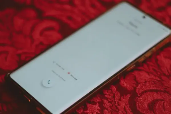 Google тестирует новое управление входящими вызовами