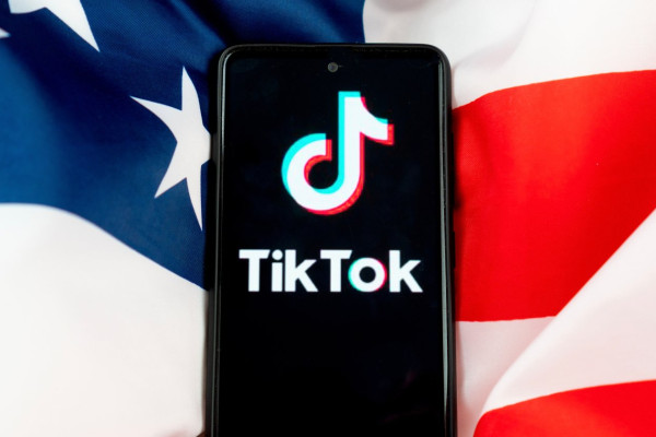 TikTok позволяет загрузку через сайт для Android в США