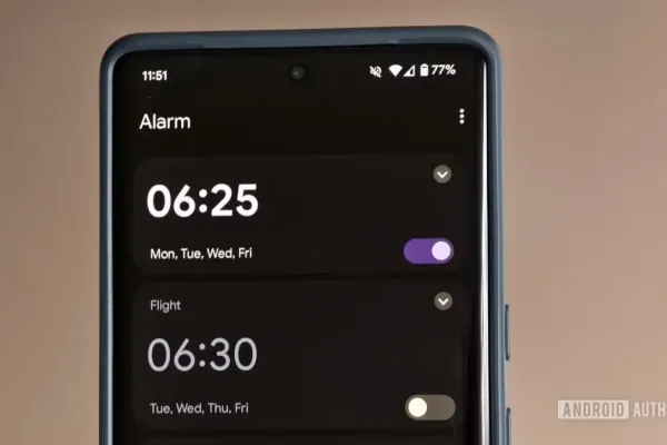 Google Clock улучшает читаемость экранов с будильником Google Clock улучшает читаемость экранов с будильником