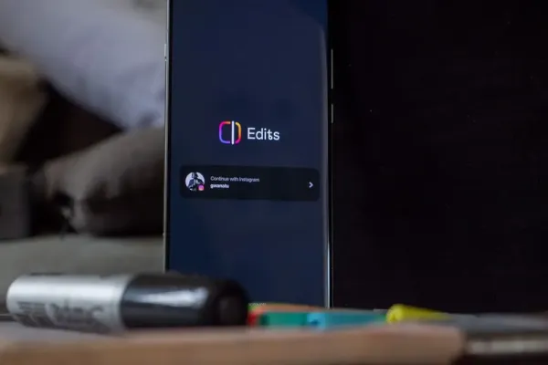 Instagram представляет новый видеоредактор Edits