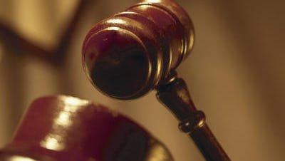 Бывший учитель признал вину в распространении материалов с участием детей